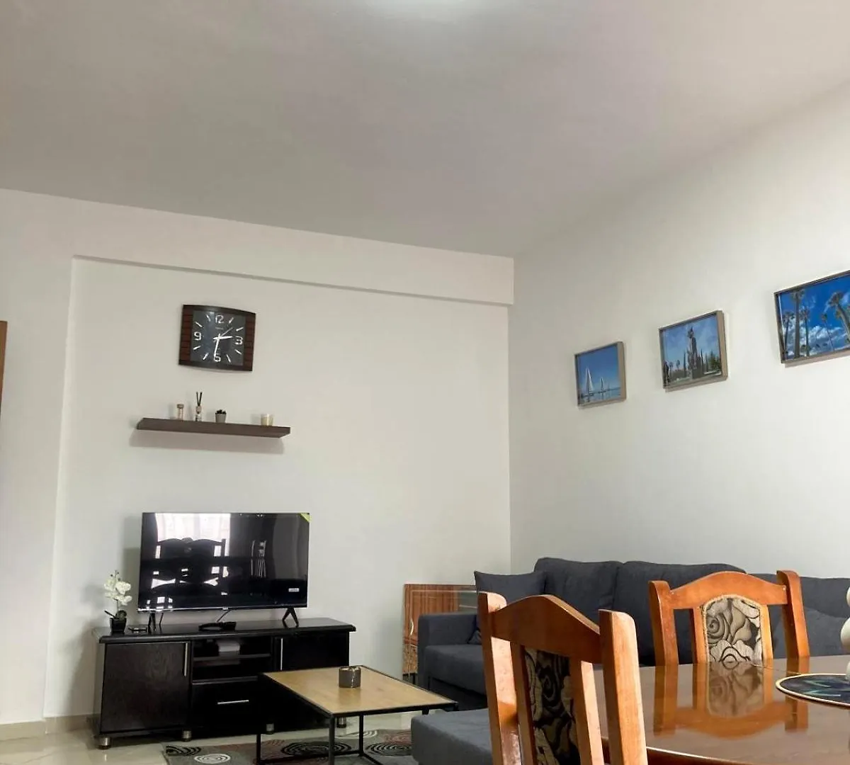 Greisi Apartament Avlonya 0*,